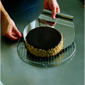 Kovová podložka na zvýhanie múčnikov/tort 33x28 cm - TS1 | MARTELLATO, Cake Lifter